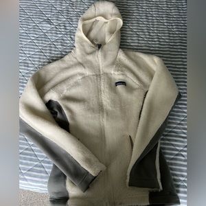 White fleece Patagonia jacket